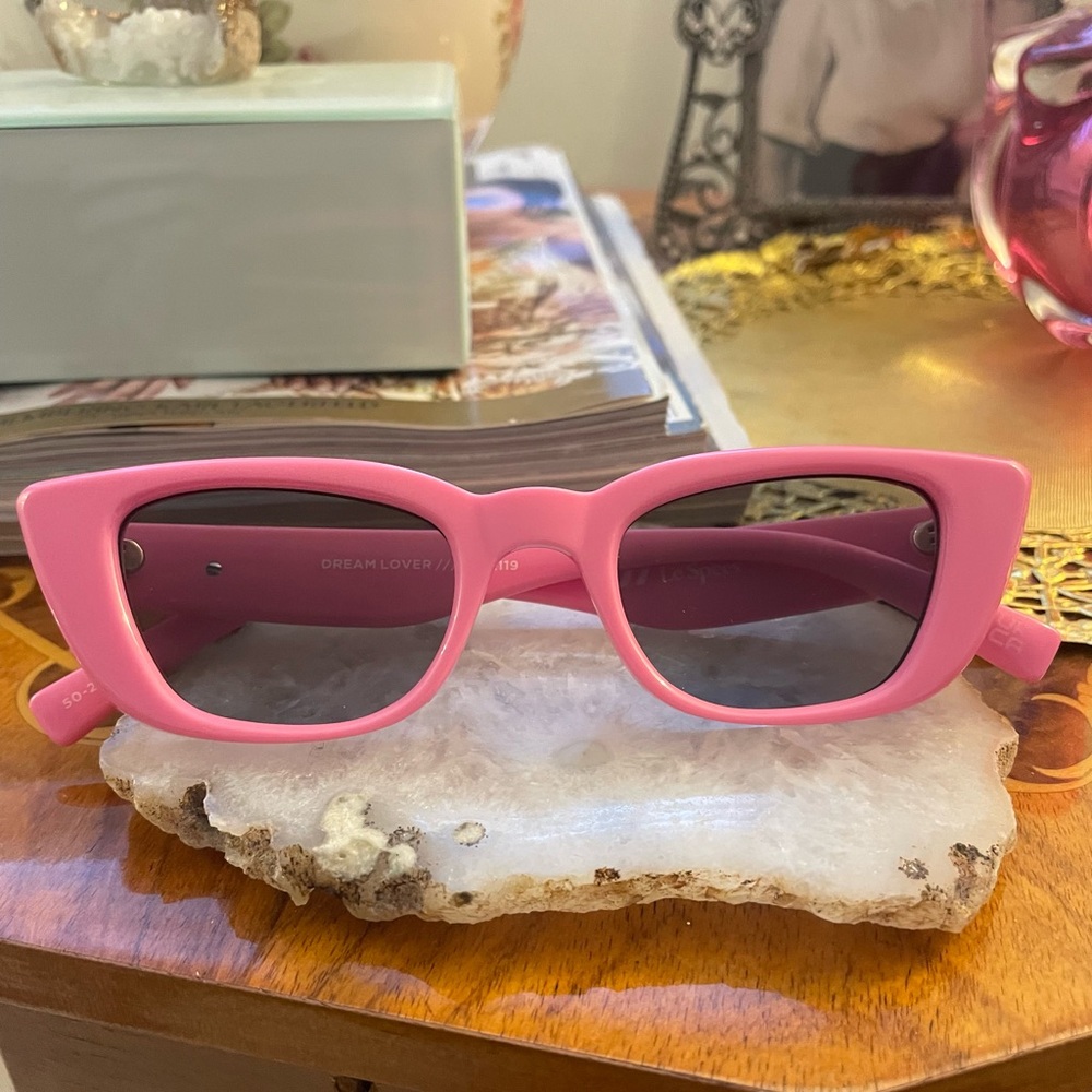 Le Specs Dream Lover Sunglasses in Bright Pink (Like-New)